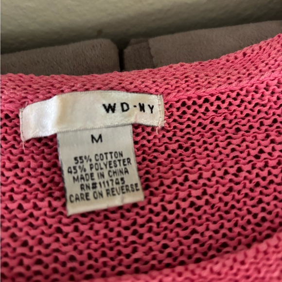 Beautiful summer top great material very light - Picture 2 of 5